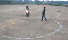 印度爆料摩托车视频播放,揭秘极限驾驶背后的激情与危险