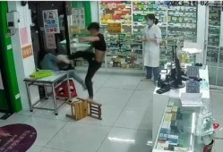 女子拍视频爆料药店被抓,真相曝光！